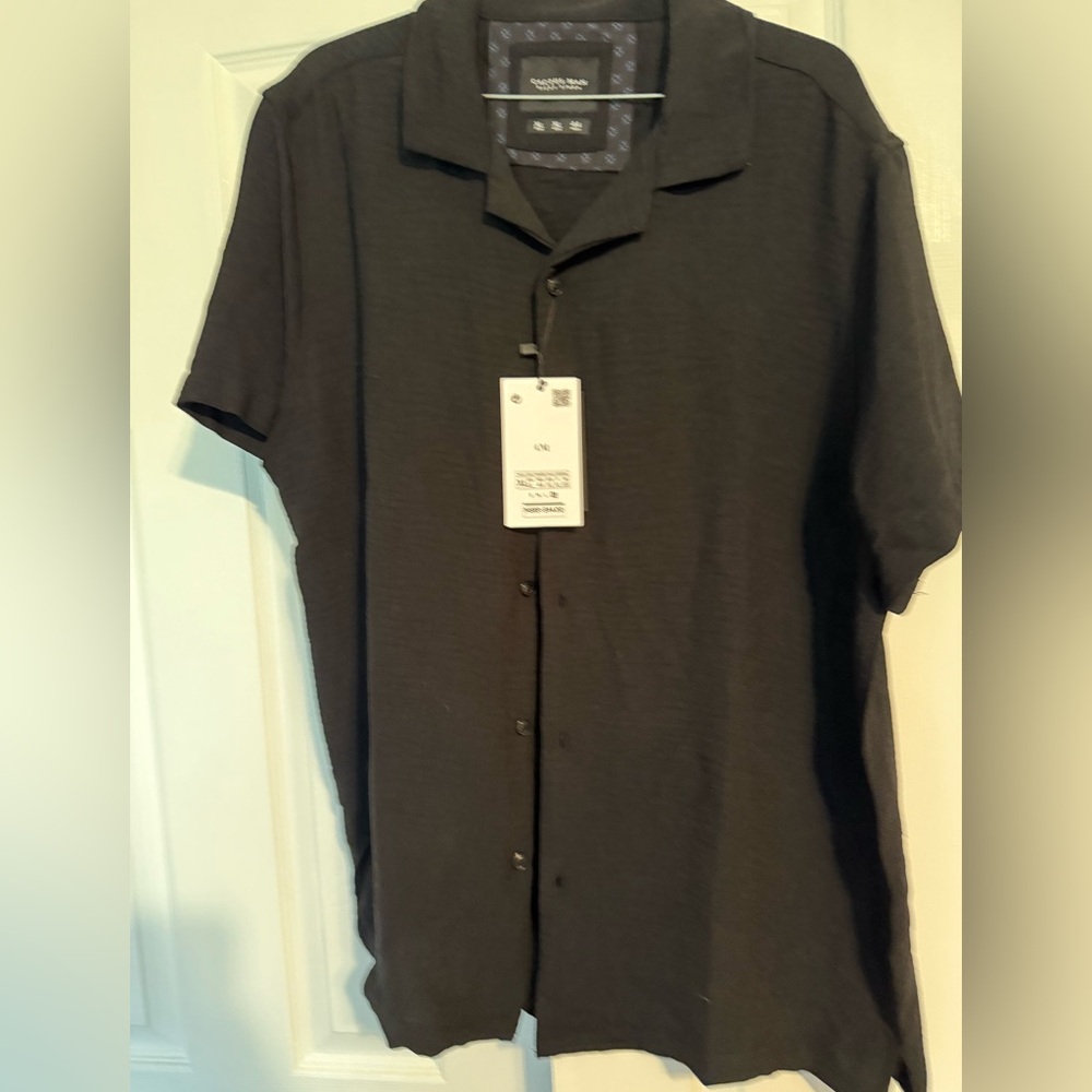 Men’s buttonup shirt.